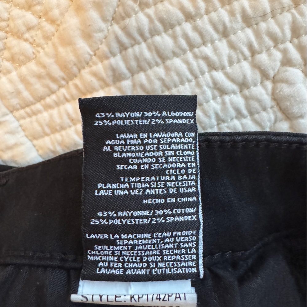 Kut from the Kloth Black Flare & Frayed Hem Jeans so 14 - Picture 13 of 14